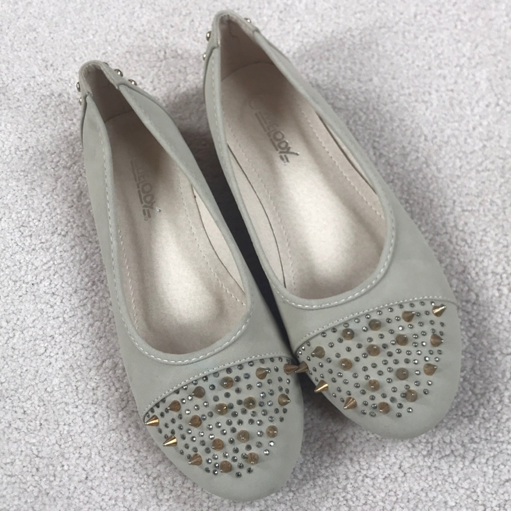 Studded flats